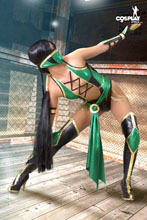 Mortal Kombat Kitana strips her costume - Image 4